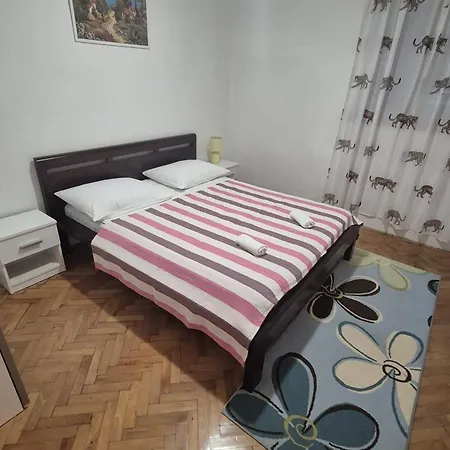 Katja * Τρογκίρ