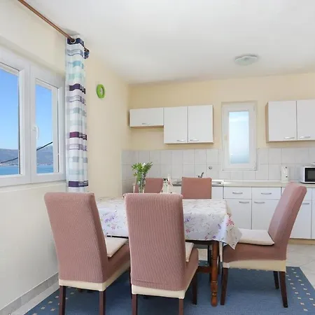 Katja Apartment-trogir *
